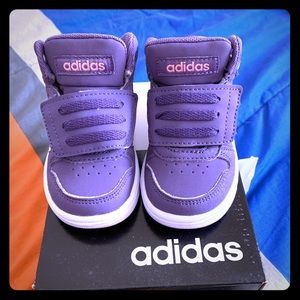 Adidas Kids Hoops Mid 2.0, size 4k 🚨never worn🚨